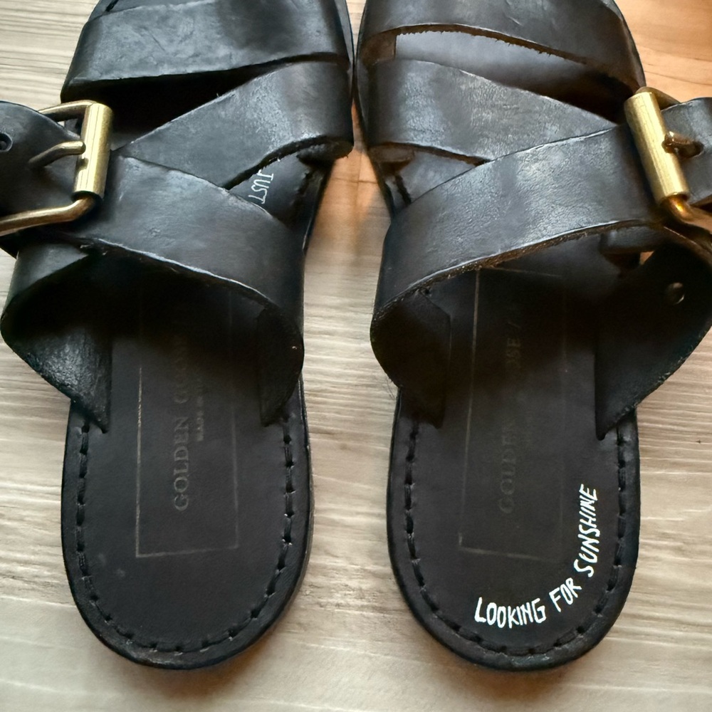 Margaret flat sandals in black resin-coated leather like new worn 1 time size 36